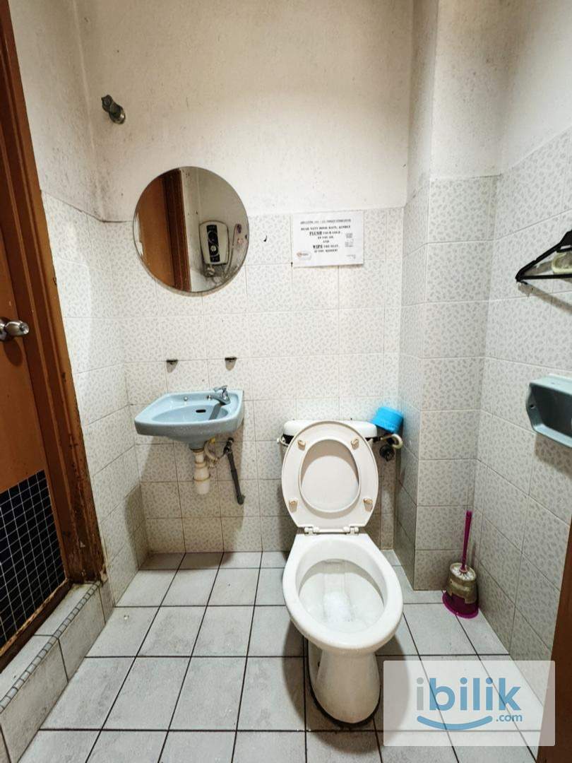 BUDGET SINGLE ROOM AT BANDAR UTAMA NEAR MRT & 1 UTAMA  - Image 4