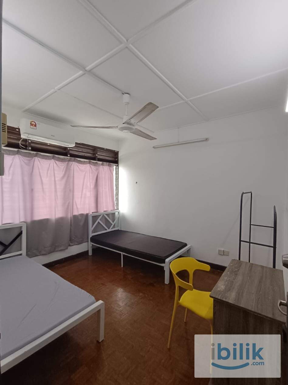 MIDDLE ROOM FOR RENT - SEKSYEN 14 PJ - Image 1