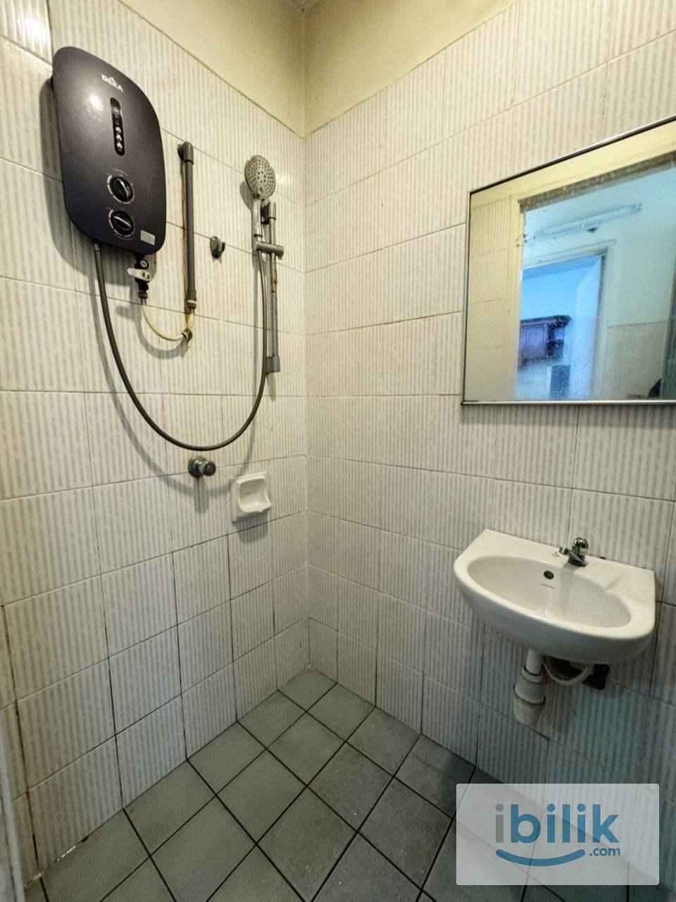 NEAR MRT MUTIARA DAMANSARA SINGLE ROOM - Image 4