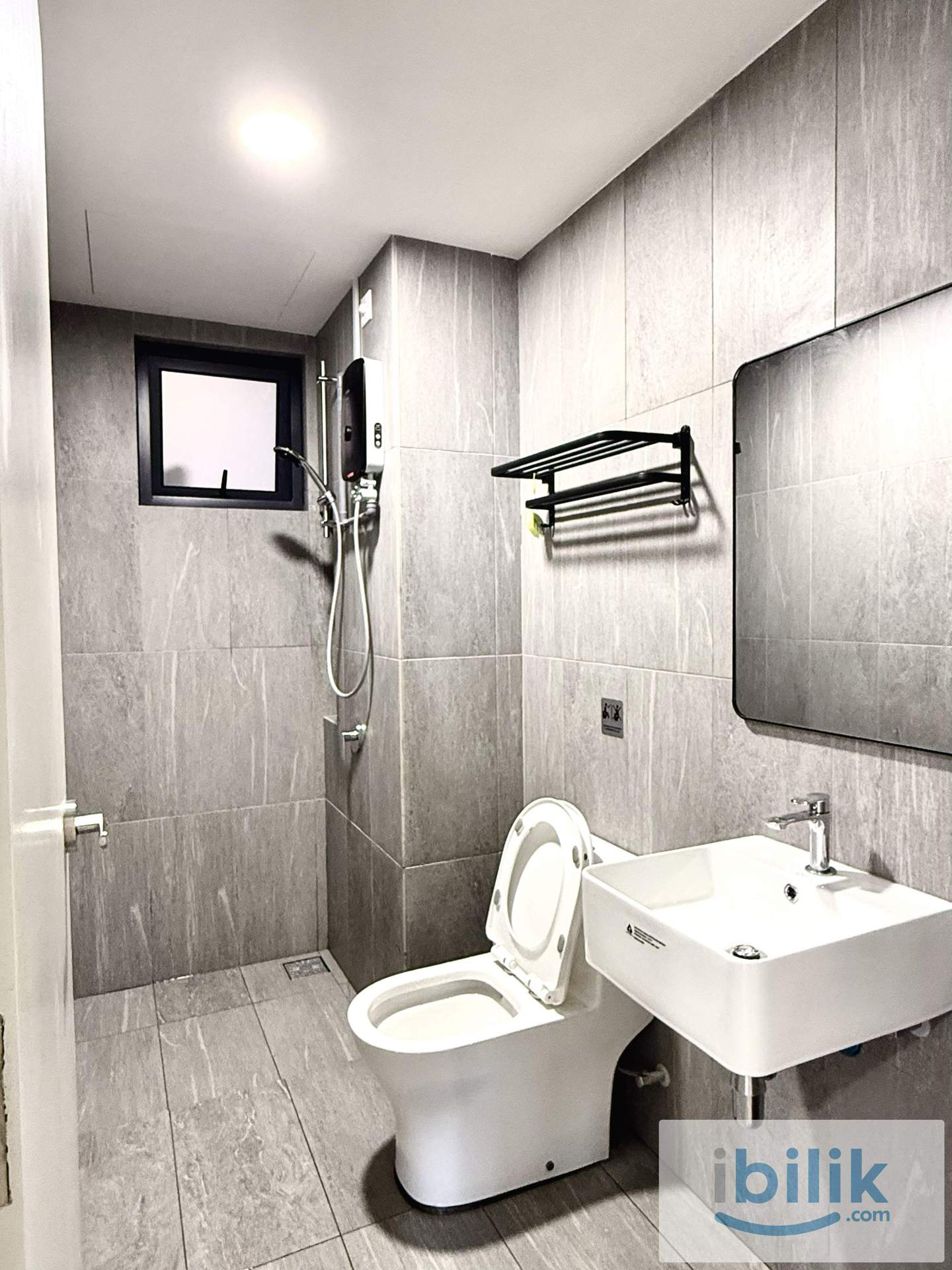 Modern Co-Living Middle Room @ Savvy Riana Dutamas | Immediate Move-In - Image 8