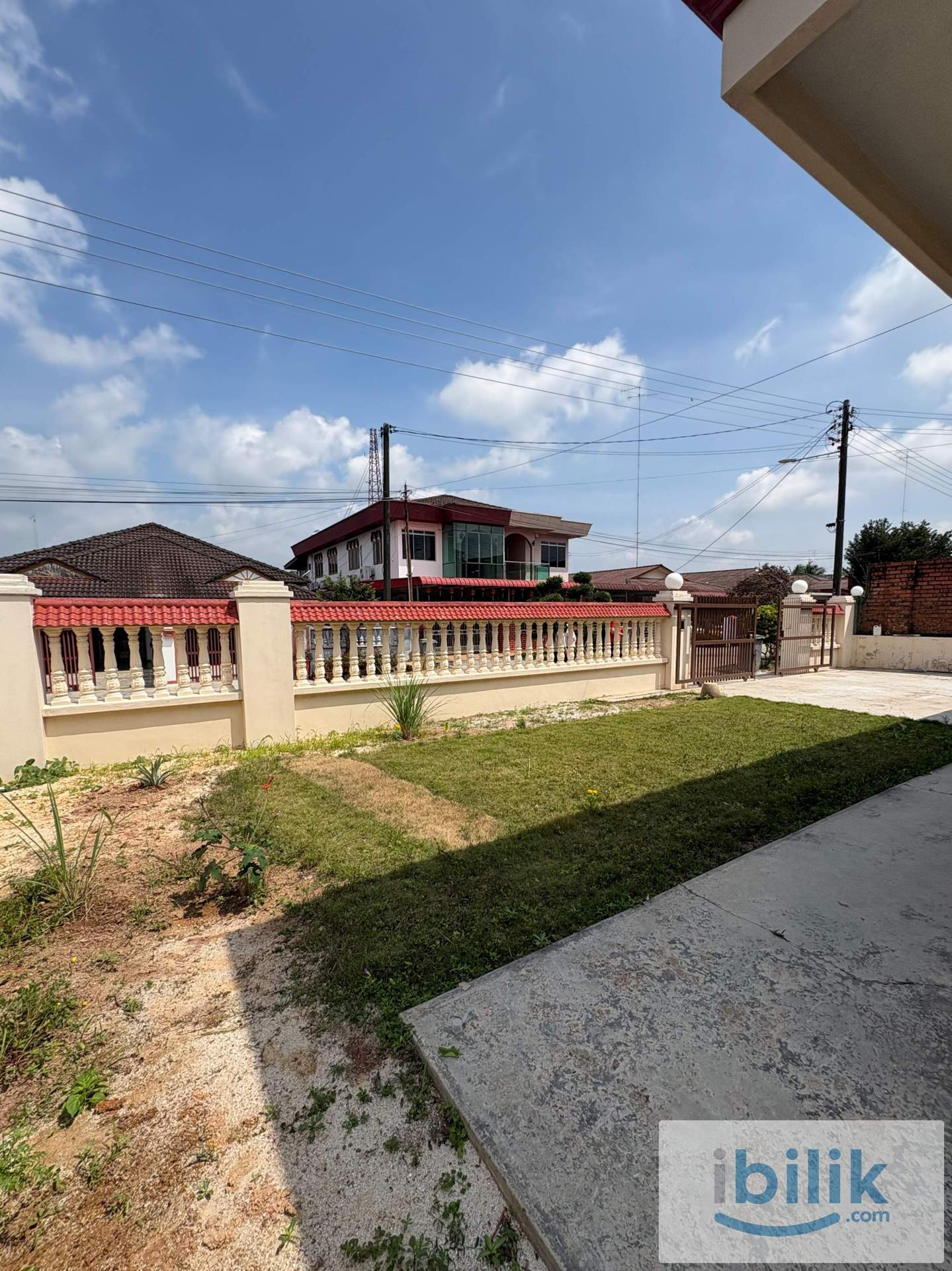 Semi-detached Landed House for Household Renting in Bukit Pasir Johor - Image 1