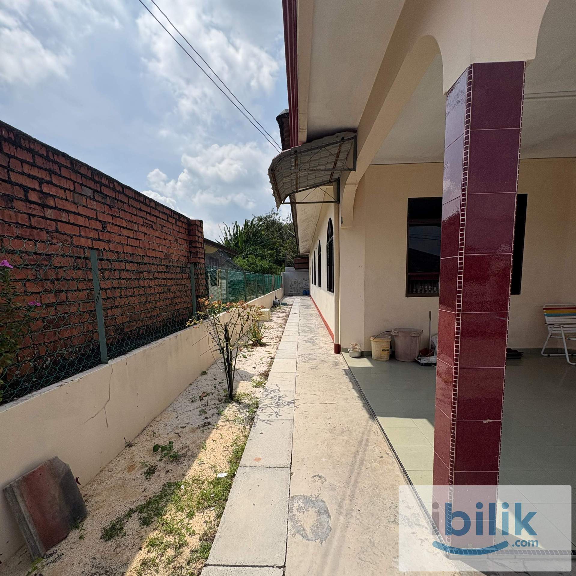 Semi-detached Landed House for Household Renting in Bukit Pasir Johor - Image 2