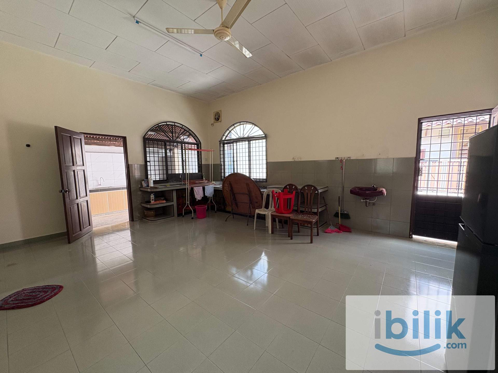 Semi-detached Landed House for Household Renting in Bukit Pasir Johor - Image 3