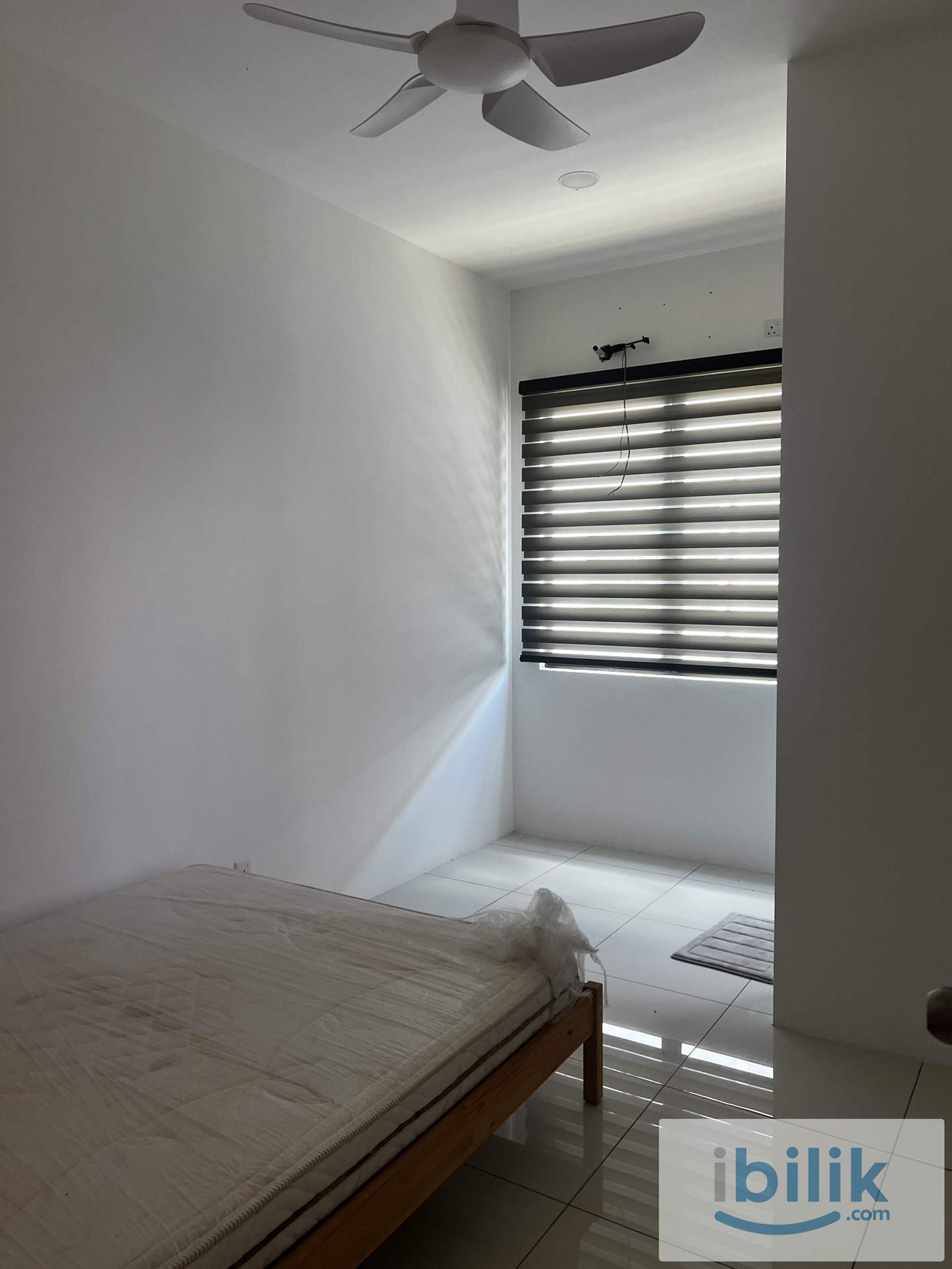 🌿 Middle Room @ Begonia Villa, Simpang Ampat 📍 Gated & Guarded Community - Image 1