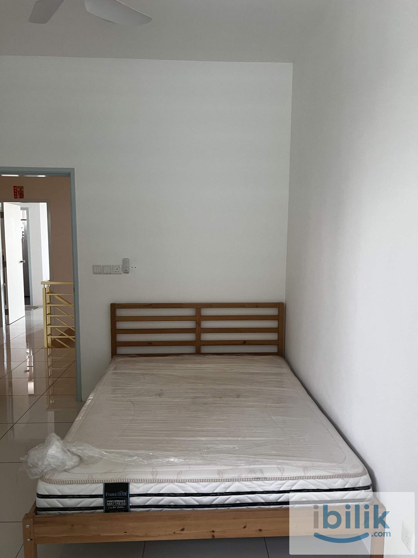 🌿 Middle Room @ Begonia Villa, Simpang Ampat 📍 Gated & Guarded Community - Image 2