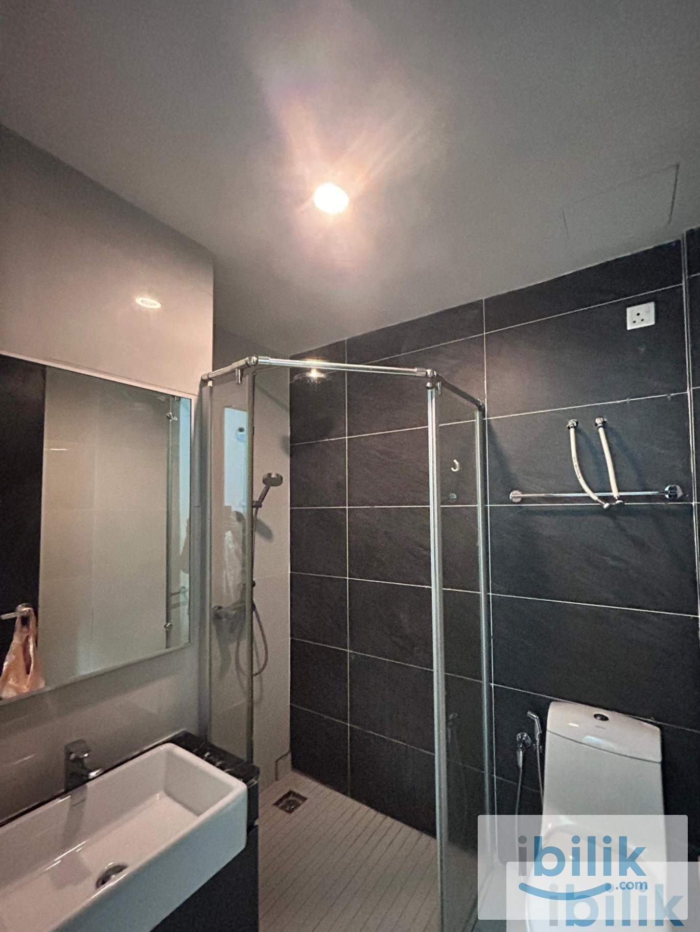 Sea View Room, NEAR CIQ, COUNTRY GARDEN DANGA BAY  ,  - Image 5