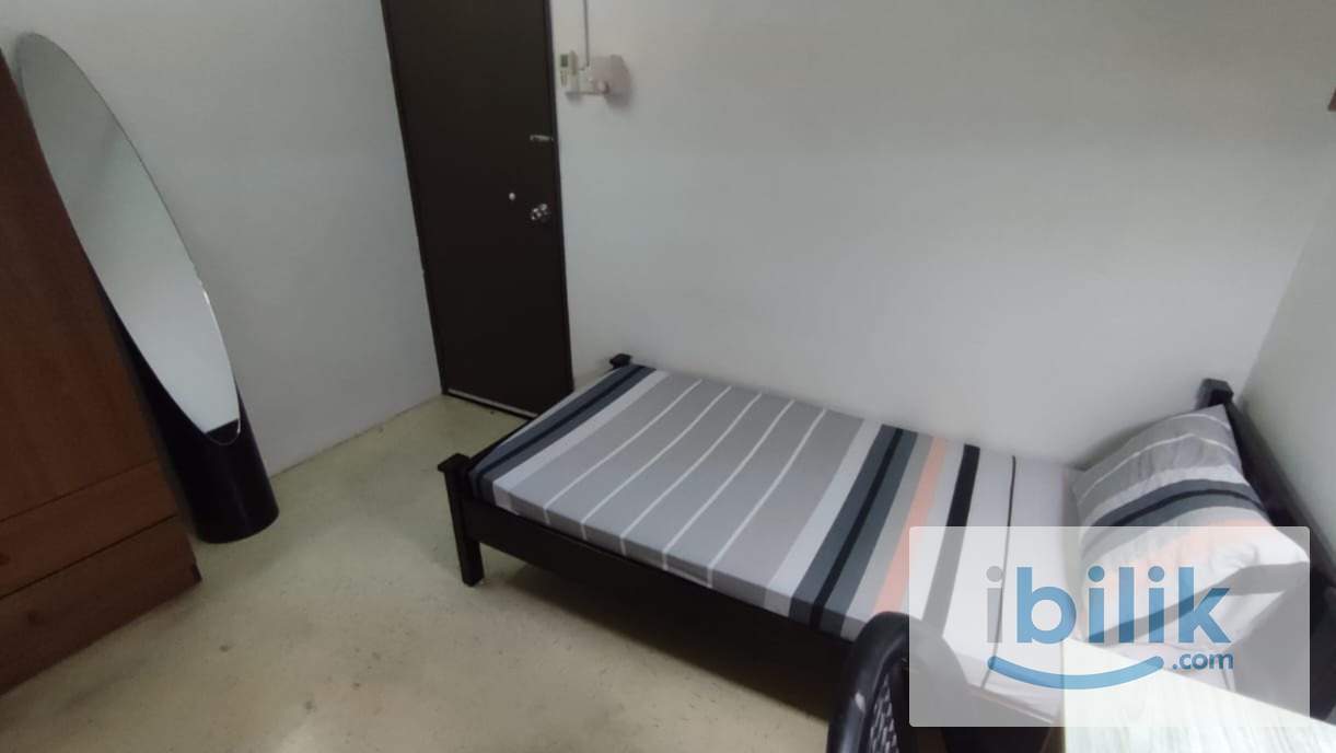 single room female Taman Paramount P.J. - Image 1