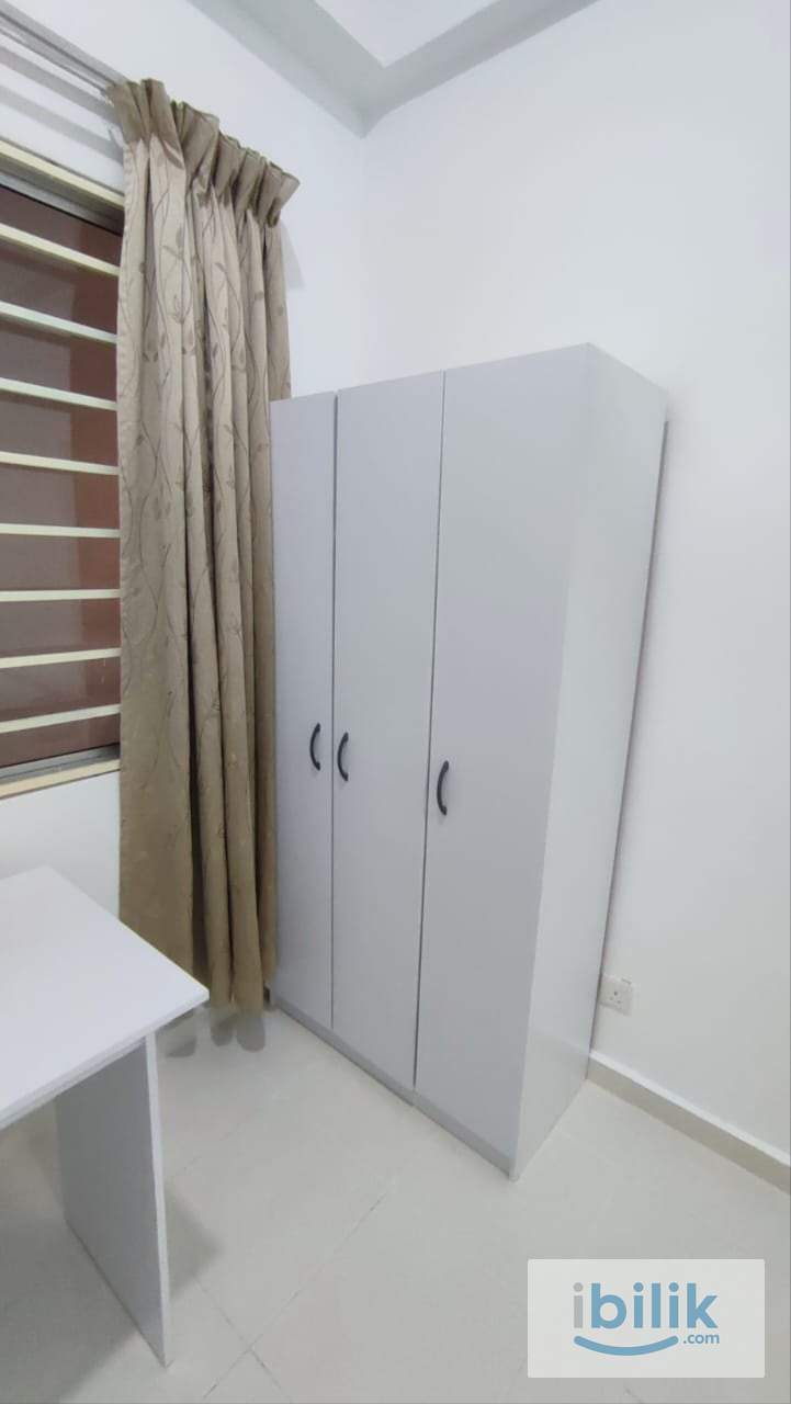 FREE UTILITIES FEMALE MEDIUM ROOM FURNISHED  - Image 1
