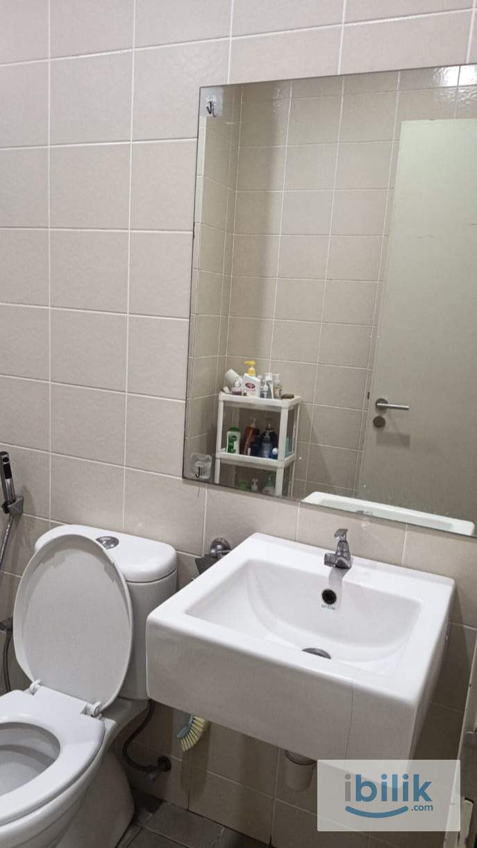 FREE UTILITIES FEMALE MEDIUM ROOM FURNISHED  - Image 2