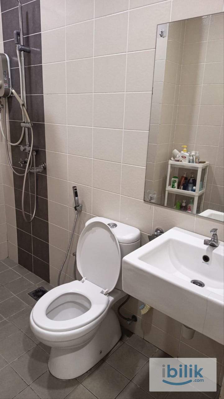 FREE UTILITIES FEMALE MEDIUM ROOM FURNISHED  - Image 4