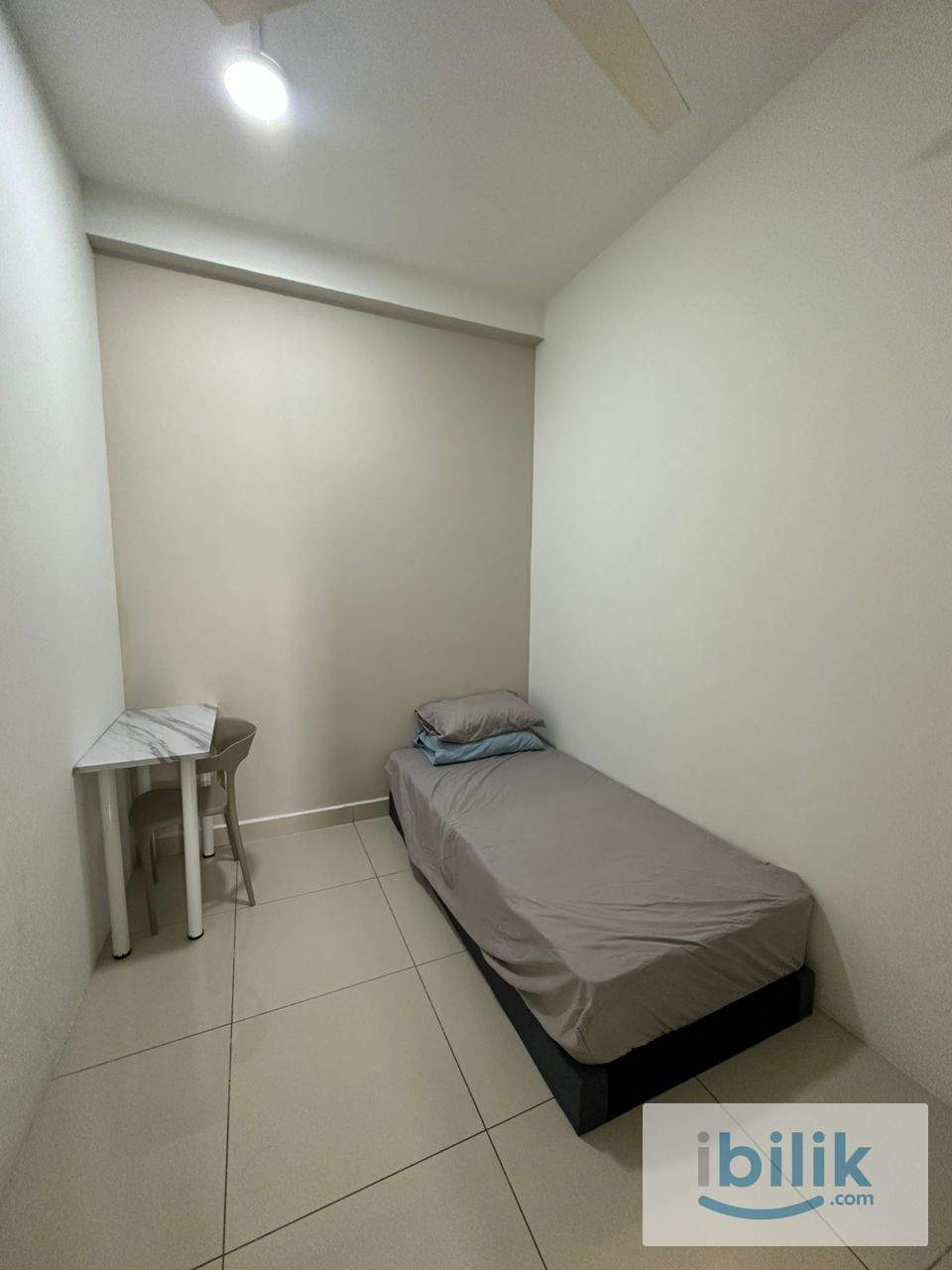 Danga Bay - Single Room FREE Aircond - Image 1