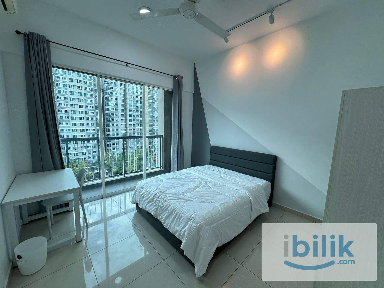 CIQ + 2nd Link - Master Room FREE Aircond - Image 1