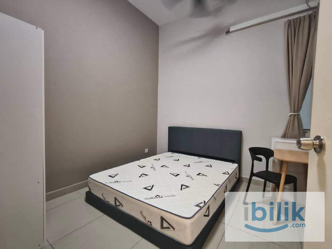 CIQ + 2nd Link - Medium Room FREE Aircond - Image 1
