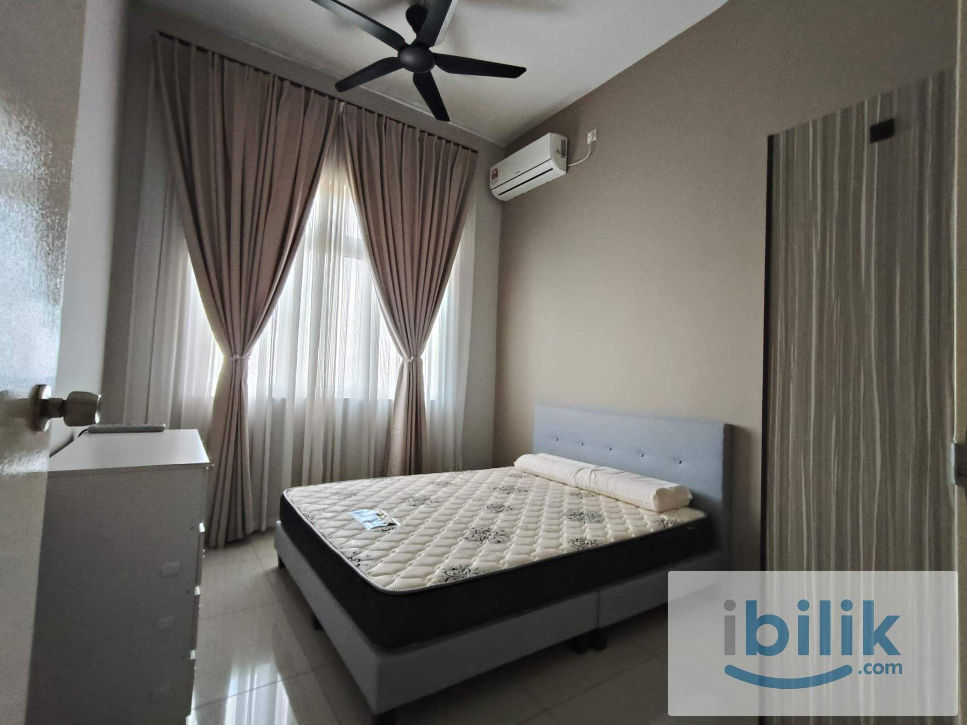 CIQ + 2nd Link - Medium Room FREE Aircond - Image 1