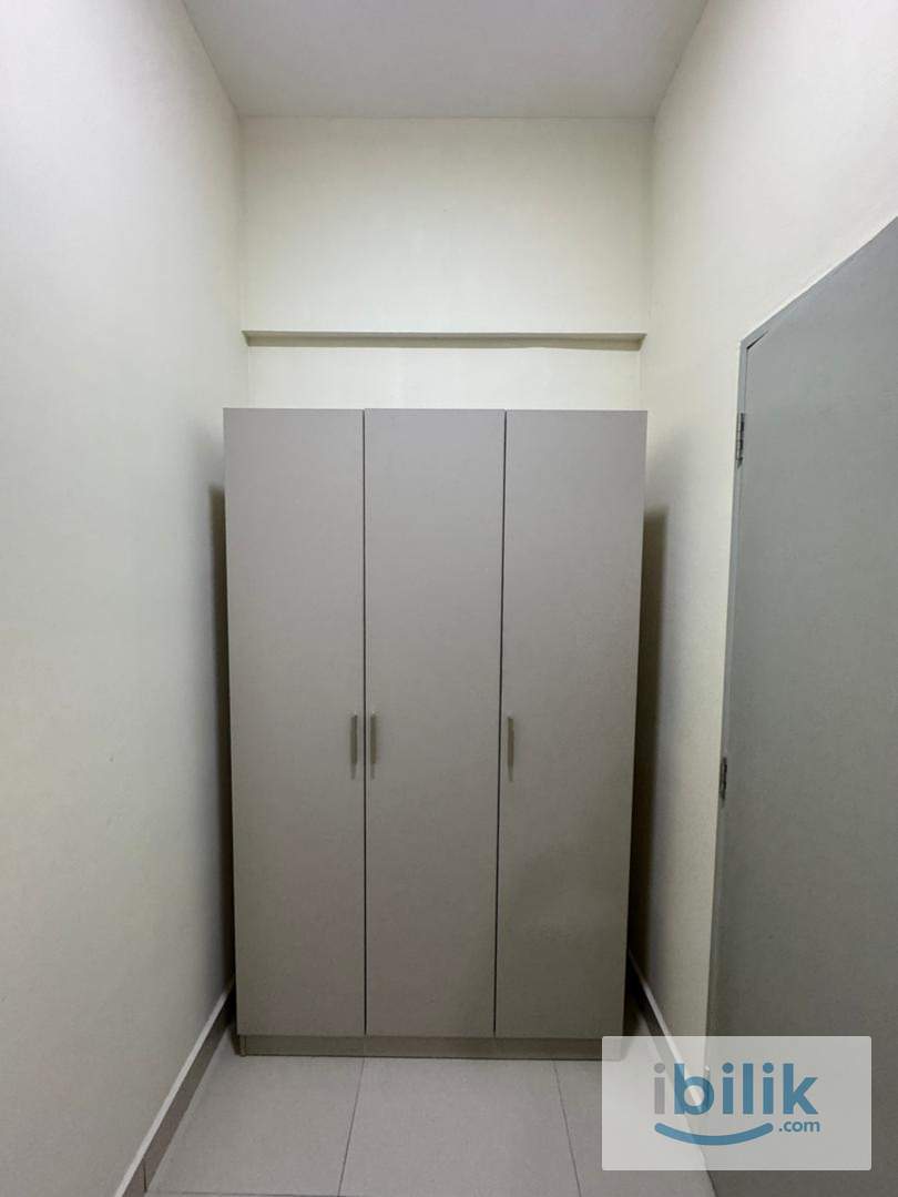 Master Room - Image 2