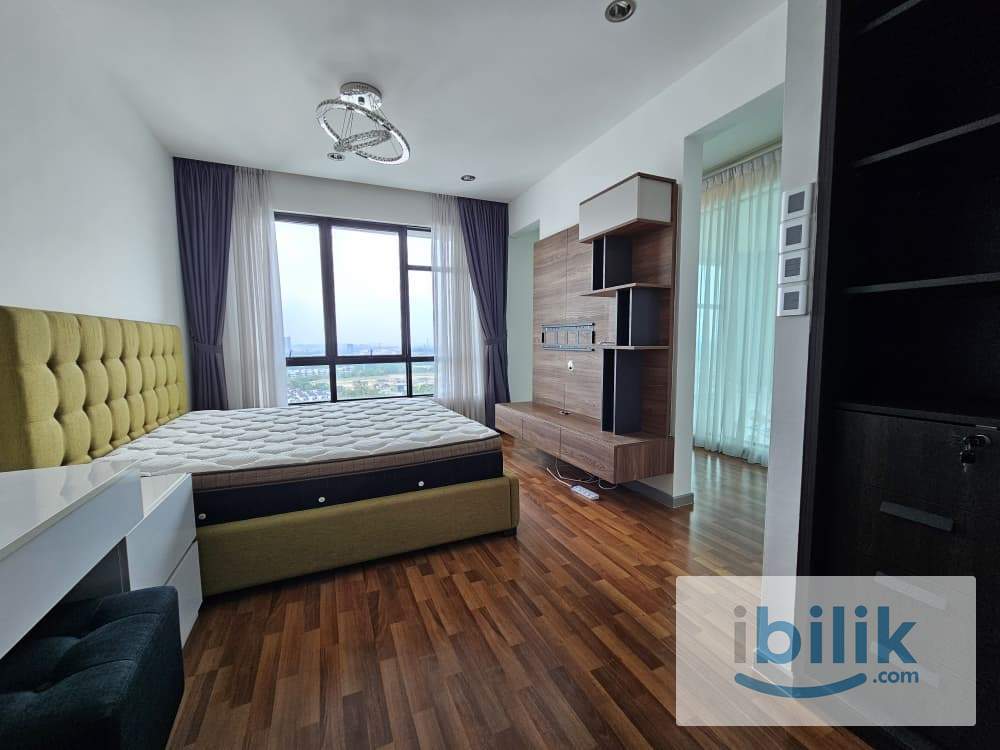 Master Suite Bedroom – Perfect for Modern Professionals or Student - Image 1