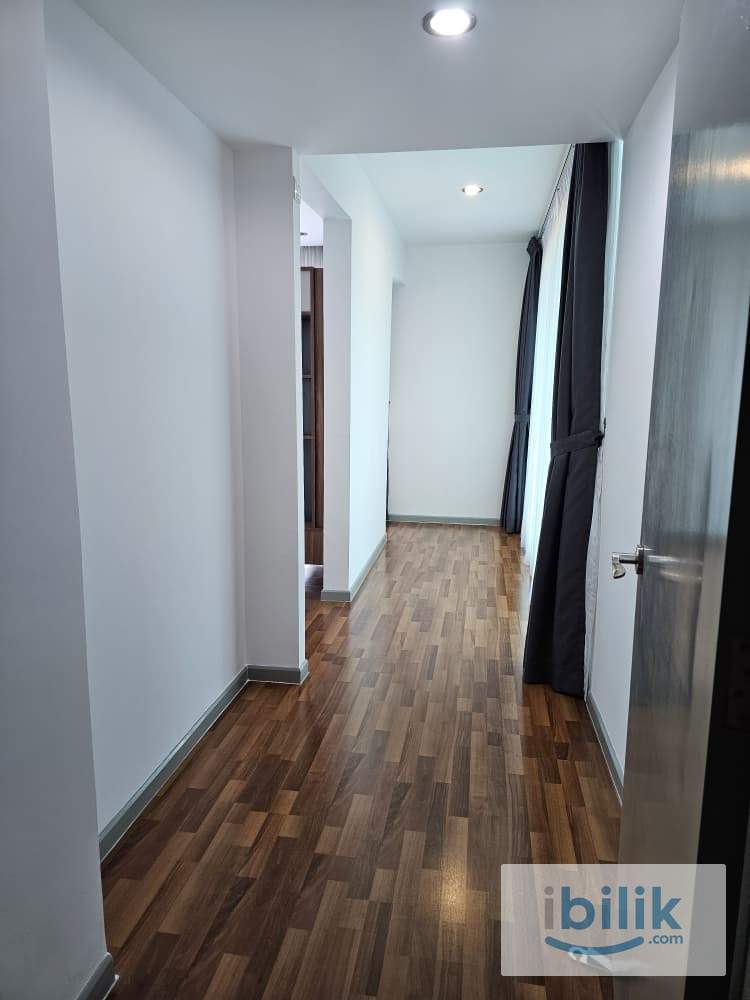 Master Suite Bedroom – Perfect for Modern Professionals or Student - Image 2