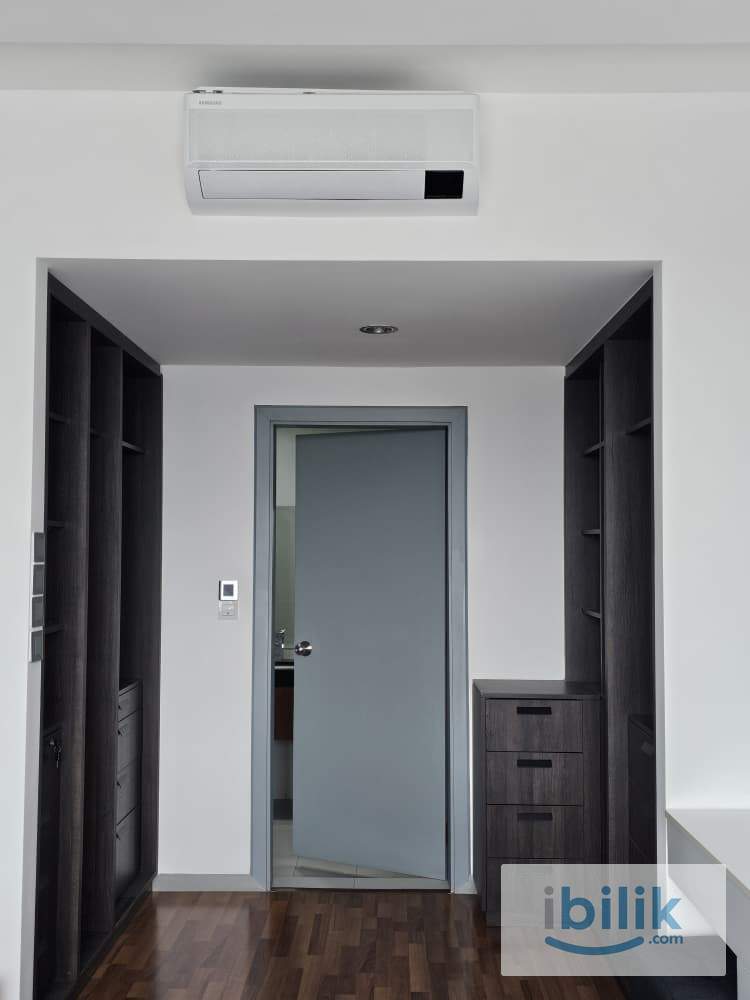 Master Suite Bedroom – Perfect for Modern Professionals or Student - Image 4