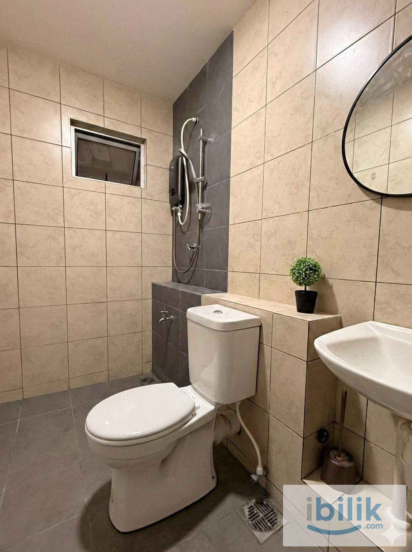 Bukit Bantayan Residences Premium Master, Medium and Jr Room - Image 4
