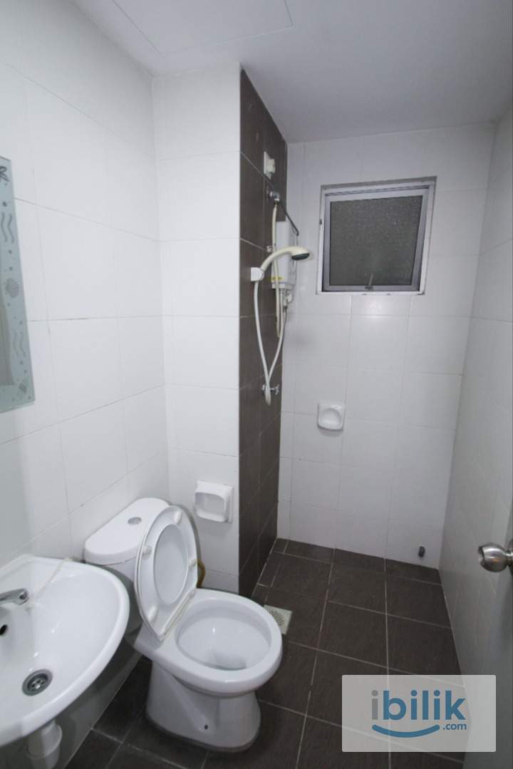 Single Bedroom with A/C & Window @CASA RESIDENZA, Kota Damansara | 5 min walk MRT Kota Damansara | Fully Furnished - Image 3