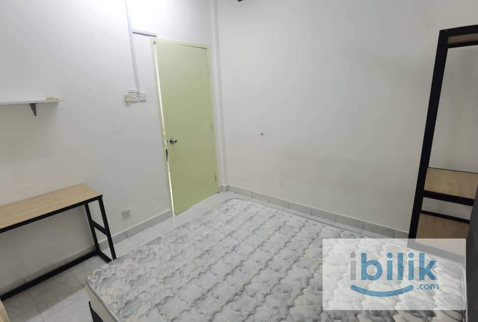 Medium Room @Salvia Apartment, Kota Damansara | 15min walk to Surian MRT Station🚶 - Image 1
