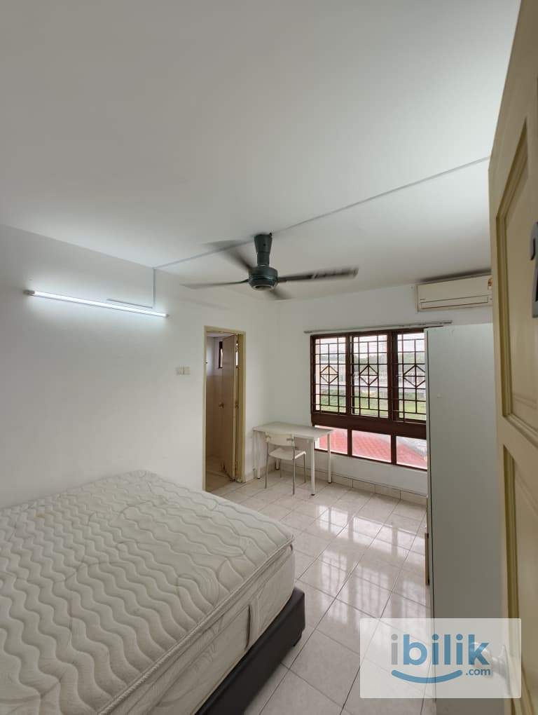 Master Room + private toilet @PALM SPRING, DAMANSARA | Walk to Surian MRT Station🚶 - Image 4