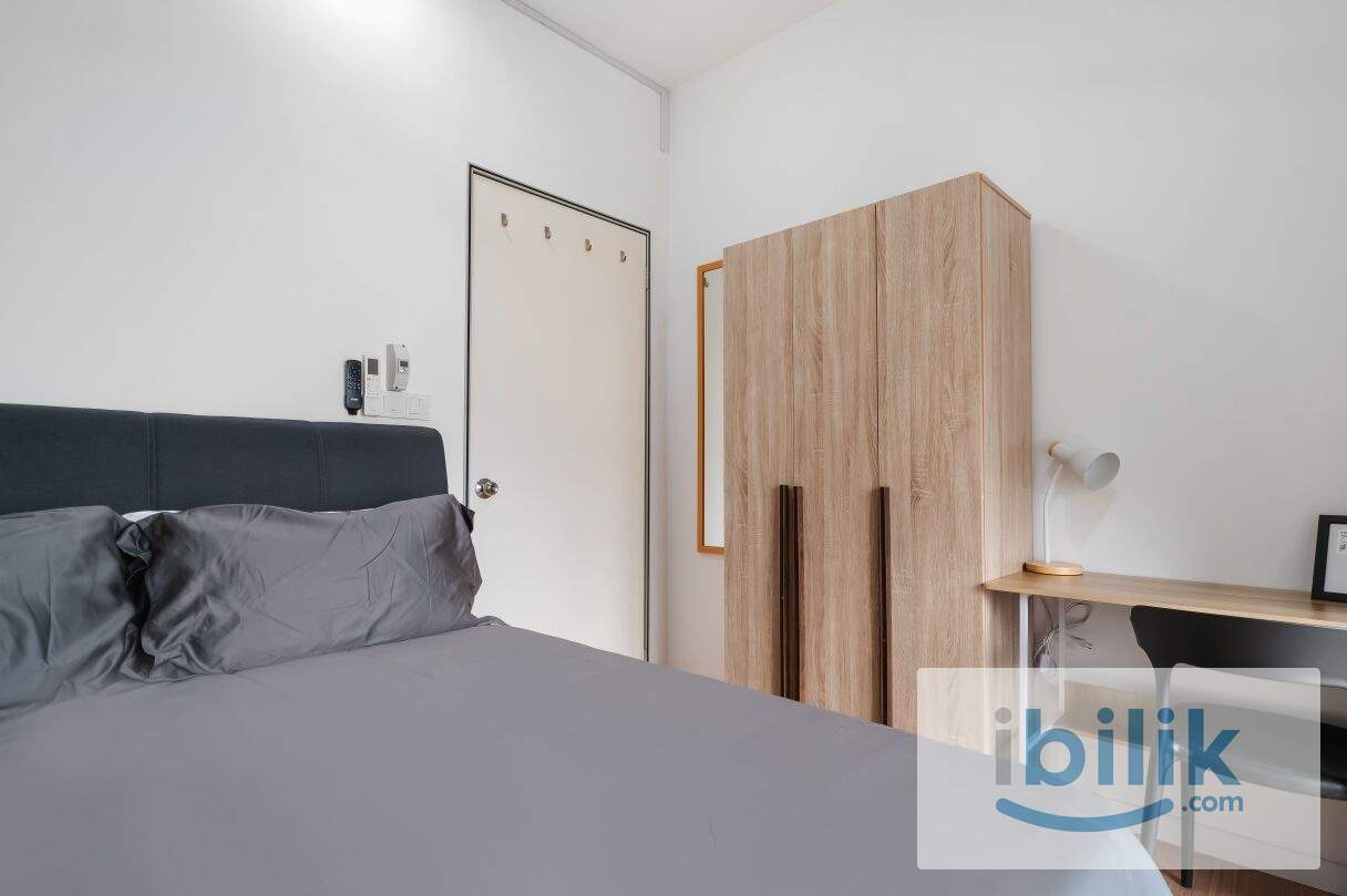 SMALL ROOM PREMIUM TUAN LEGACY 2 FULLY FURNISHED - Image 1