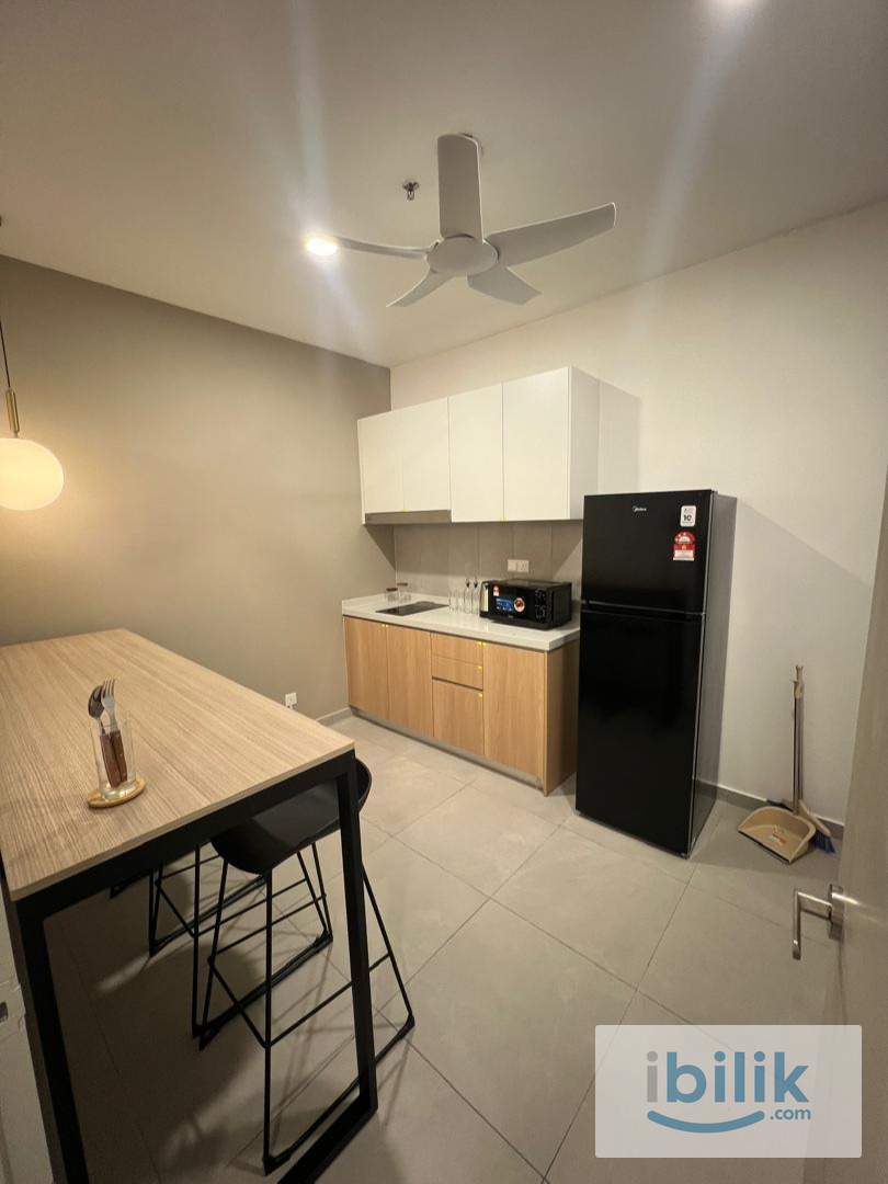 Medium Room - Image 3
