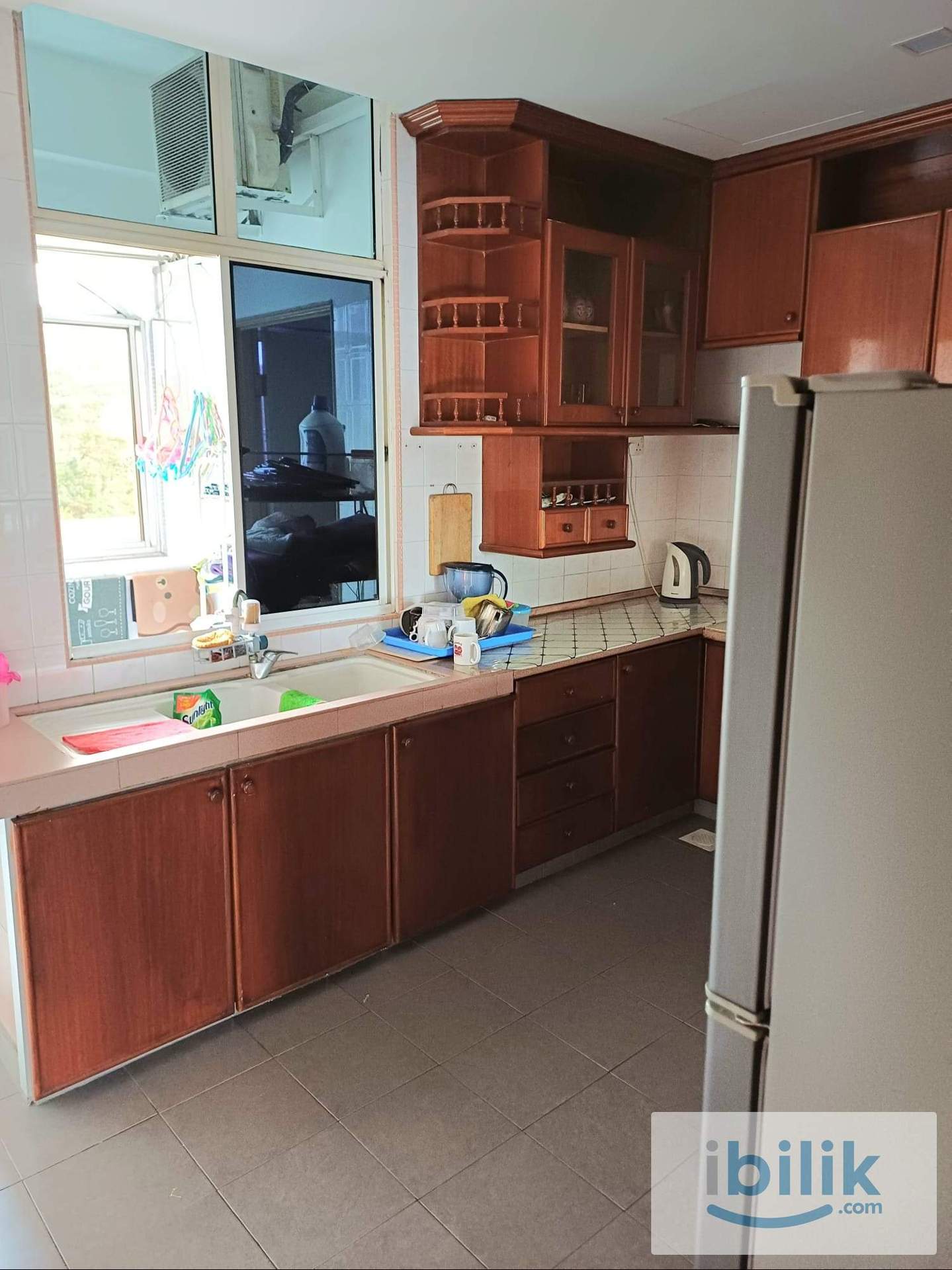 Stulang villa condominium room for rent (near CIQ Woodland) - Image 4