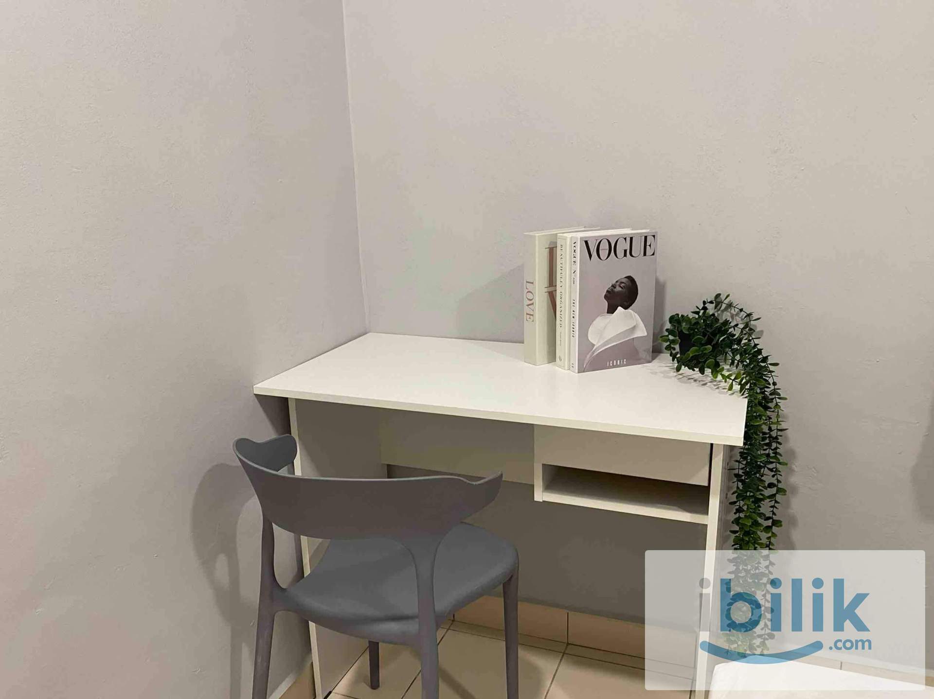 🚺 Female-Only Medium Room | More Space, Total Peace of Mind | The ERA @ Duta North | RM800 - Image 1