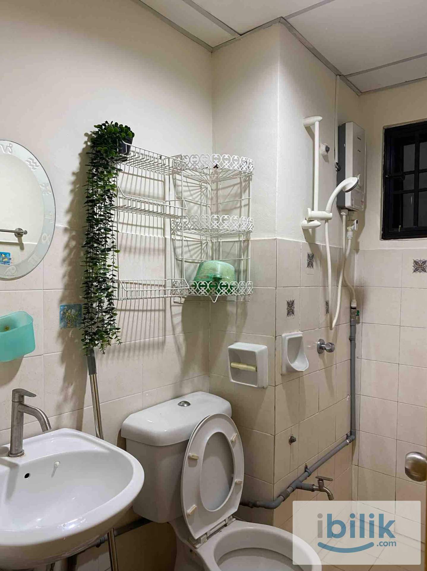 🚺 Female-Only Medium Room | More Space, Total Peace of Mind | The ERA @ Duta North | RM800 - Image 2