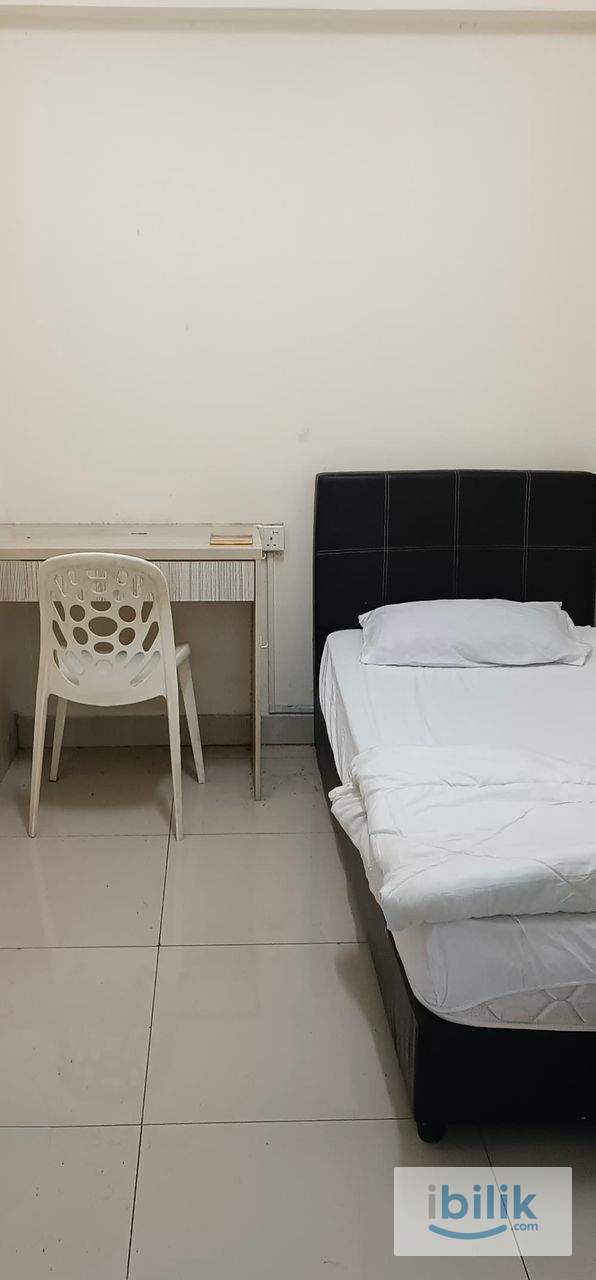 Master Room - Image 5