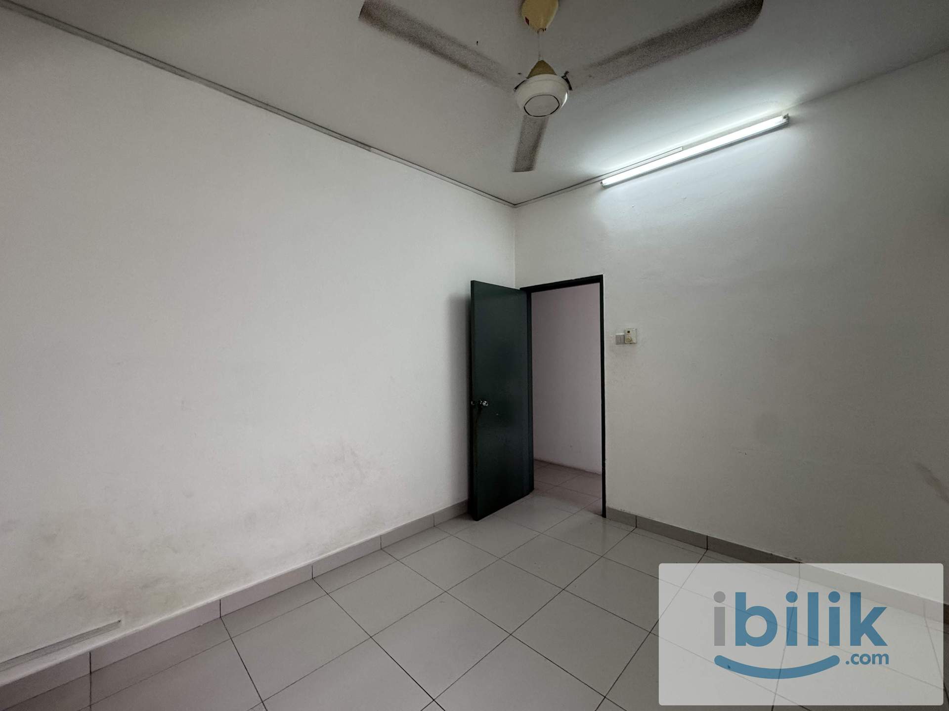 Cahaya SPK - Room For Rent - Corner Landed - Male Unit - Image 2