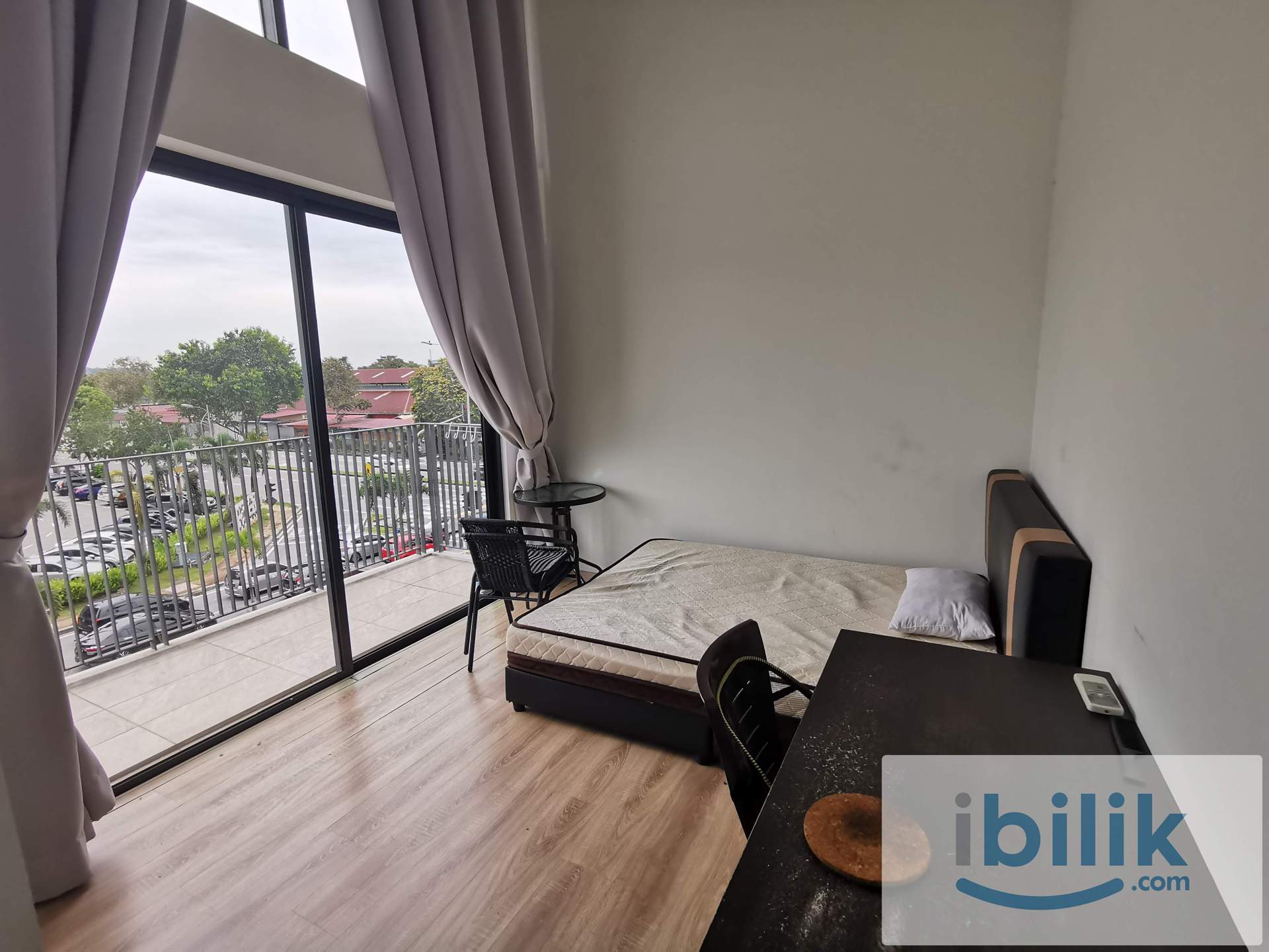 Emporis Soho - Master Room With Attached Bathroom - Fully Furnished - Image 2