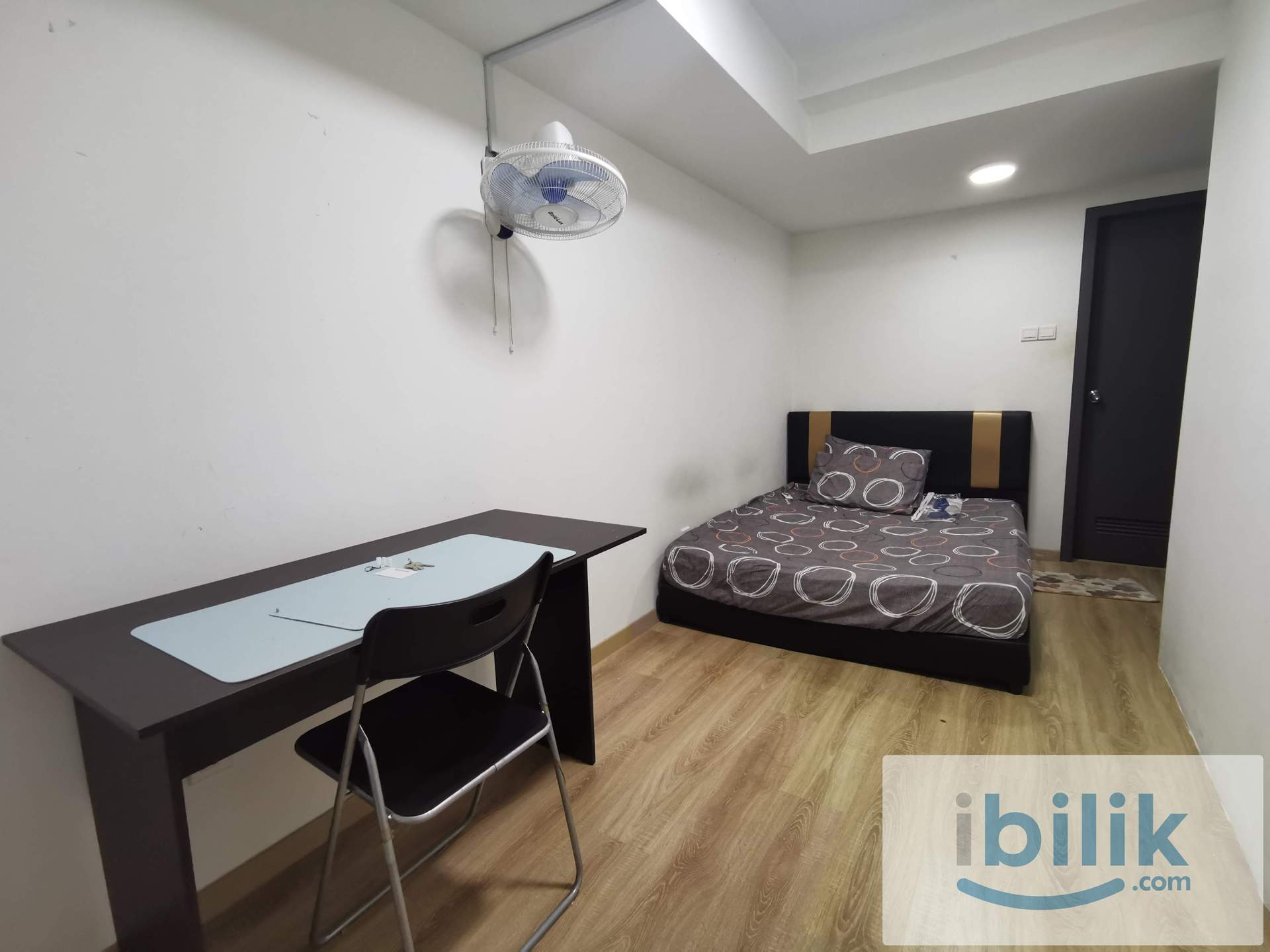 Emporis Soho - Master Room With Attached Bathroom - Fully Furnished - Image 4