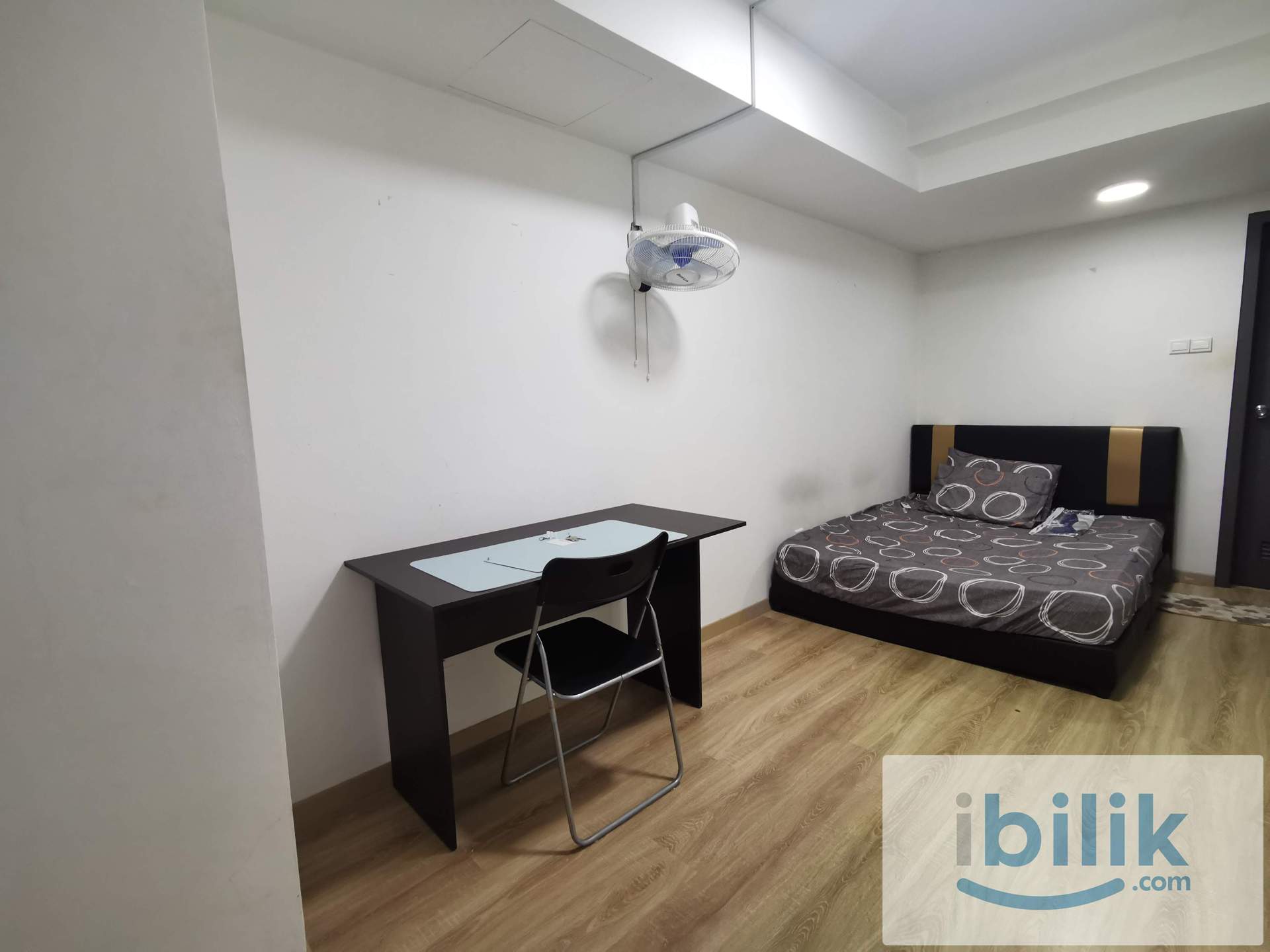 Emporis Soho - Master Room With Attached Bathroom - Fully Furnished - Image 3
