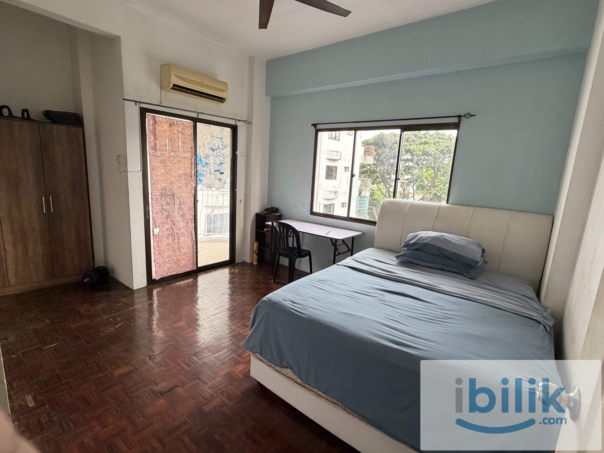 Master Room - Image 2