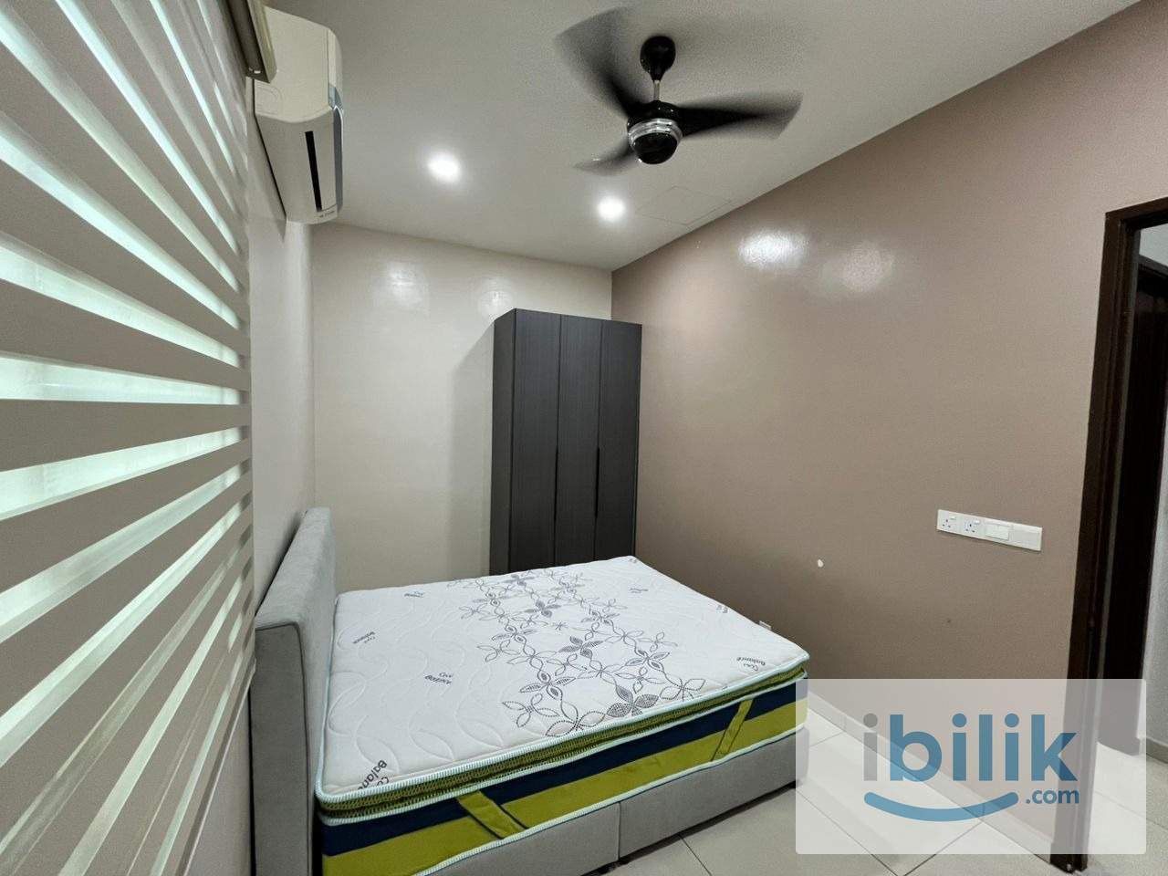 Small Room  - Image 2