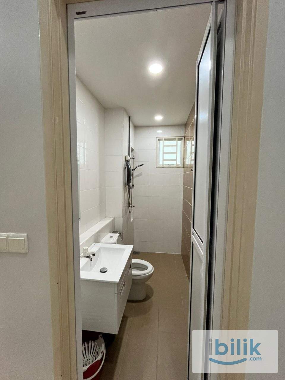 Middle Room  - Image 5