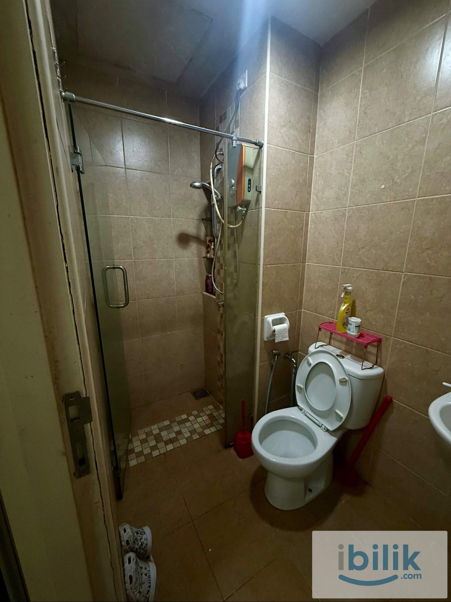 Junior Master Bedroom  - Image 2