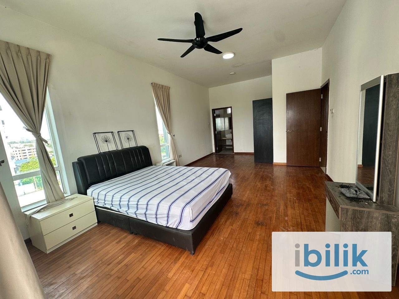 JB Town nearby CiQ Room For Rent - Image 5