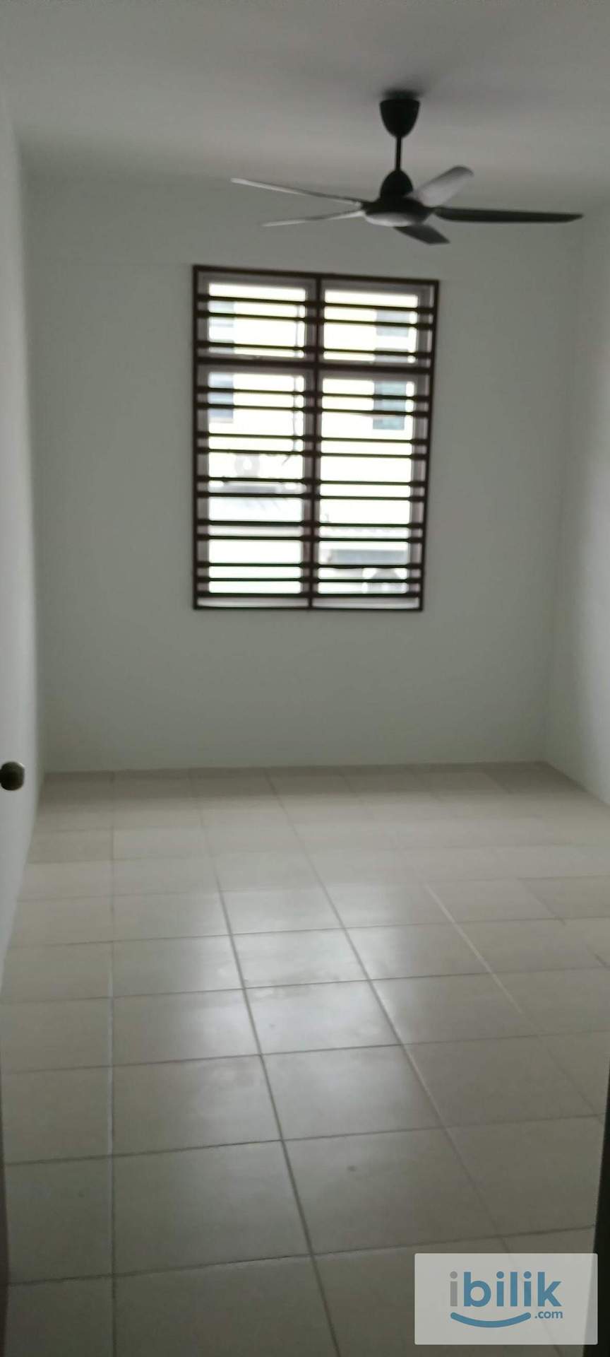 Master Bedroom and Normal Room for rental at Taman lazuli 2 - Image 4