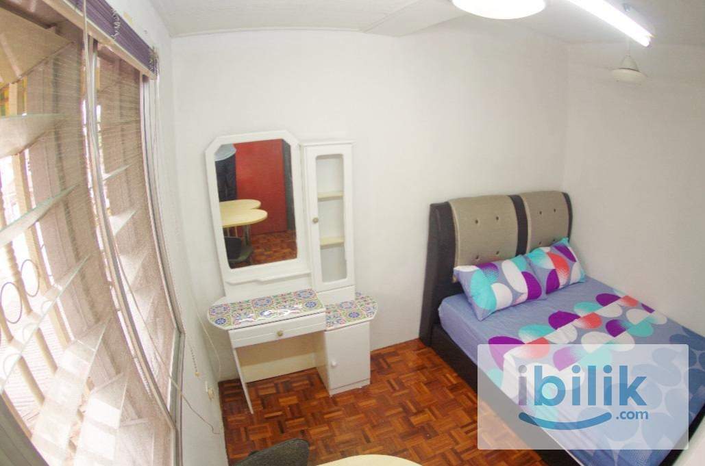 Middle room - Image 1