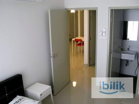Strategically located FF Master Room at Pacific Place Ara Damansara - Image 3
