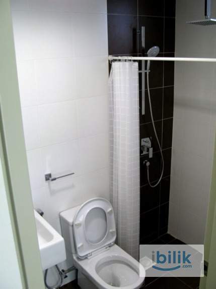 Strategically located FF Master Room at Pacific Place Ara Damansara - Image 7