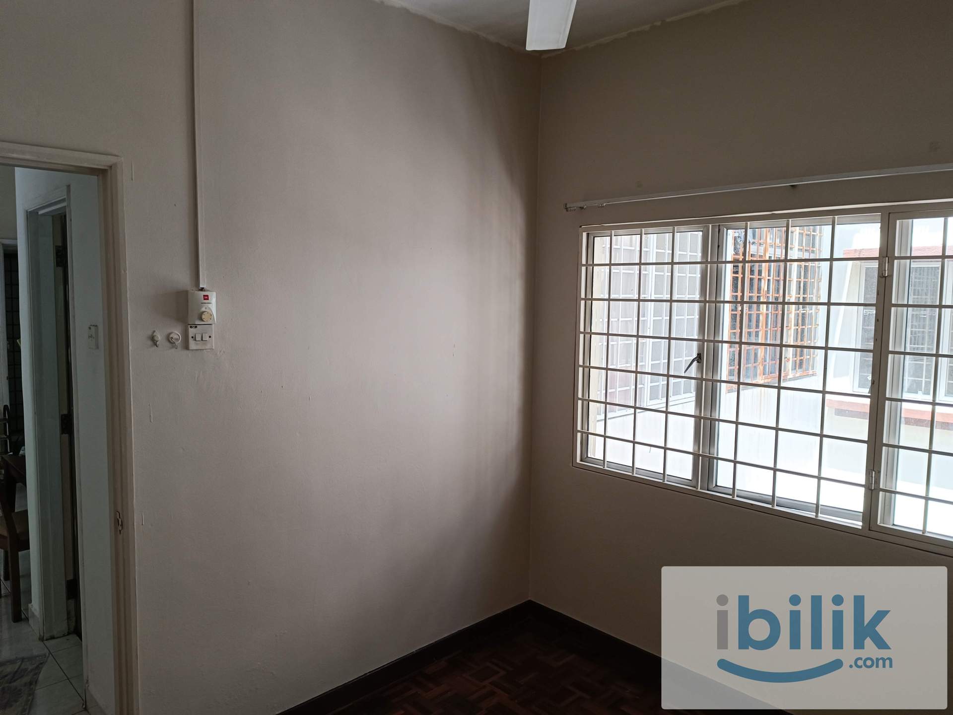 Small Room for Rent - Image 4