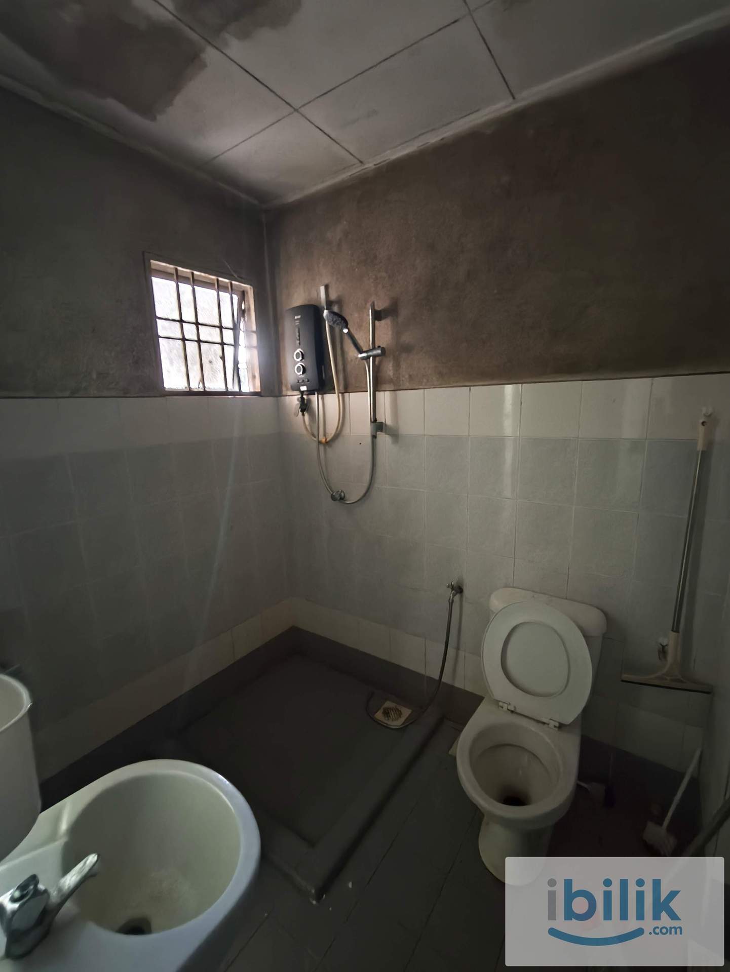 Single Room To Rent - 500M to MRT station - Image 3