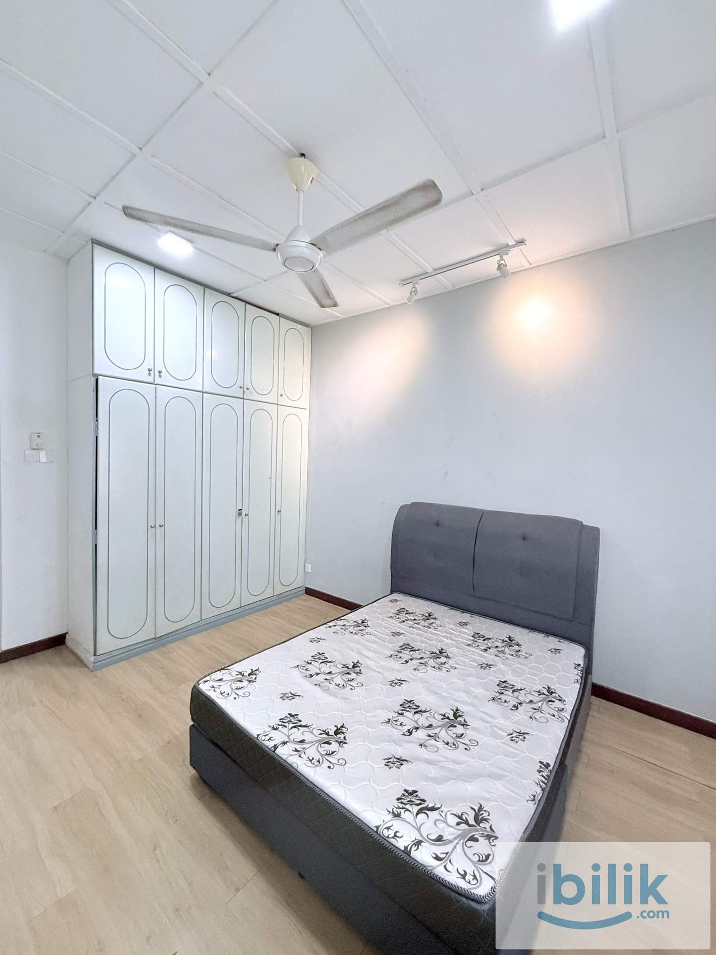 @Subang Jaya Queen Size Bedroom  - Image 1