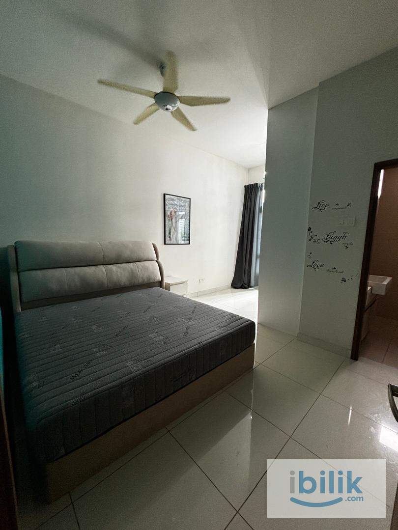 Master bedroom with en-suite bathroom - Image 2