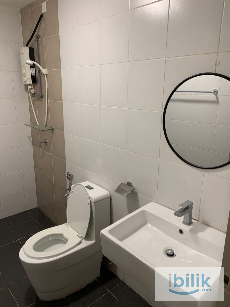 Medium room fully furnished for rent. Walking distance to LRT - Image 8